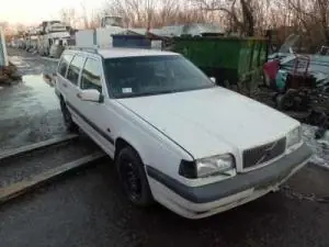 Korlátozott ajánlat VOLVO 850 Bal első féknyereg munkahengerrel bontott alkatrész