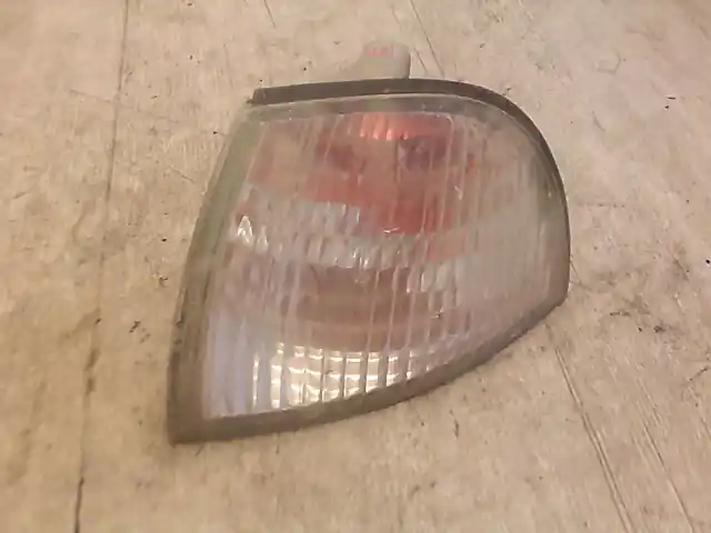 Gyors kiszállítás DAEWOO NEXIA Bal első irányjelző fehér bontott alkatrész