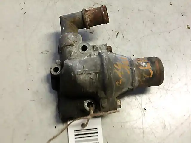 Vásárlói kedvenc RENAULT CLIO 90-96 Termosztátház bontott alkatrész