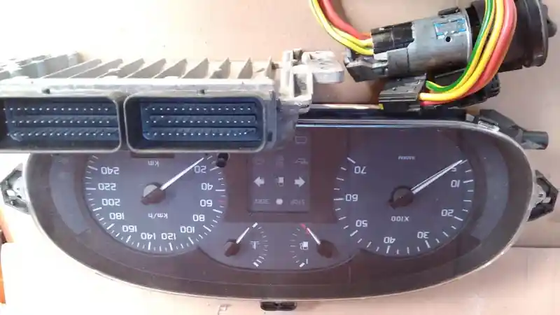 RENAULT MEGANE 99-02 Motorvezérlő egység ecu pcm modul bontott alkatrész Népszerű