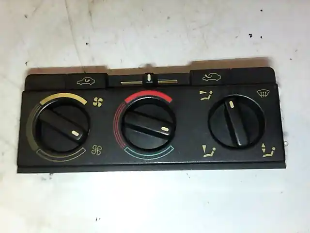 Vedd meg most PEUGEOT 405 -94 Fűtés vezérlő panel bontott alkatrész
