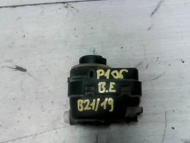 Expressz szállítás PEUGEOT 106 96- Fényszórómagasság állító motor bal bontott alkatrész