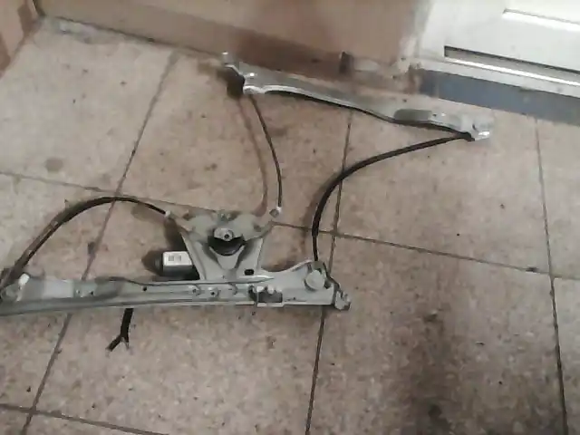 Kedvezmény RENAULT CLIO 06-09 Jobb első ablakemelő szerkezet elektromos bontott alkatrész