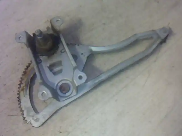 Rendeld meg most OPEL ASTRA G 97-04 Bal hátsó ablakemelő szerkezet mechanikus kombi kombi bontott alkatrész