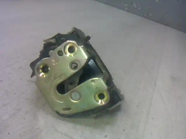 NISSAN MICRA K11 92.08-00.07 Jobb hátsó ajtó zárszerkezet mechanikus 5 ajtós bontott alkatrész Különleges ajánlat