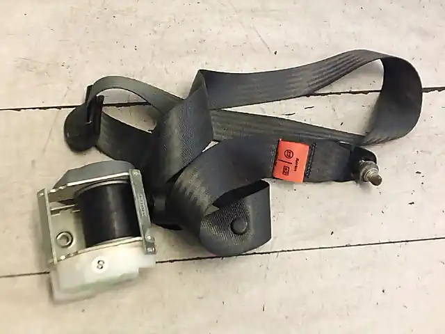 Olcsóbb ALFA ROMEO 147 00.10-04.10 Bal hátsó biztonsági öv bontott alkatrész