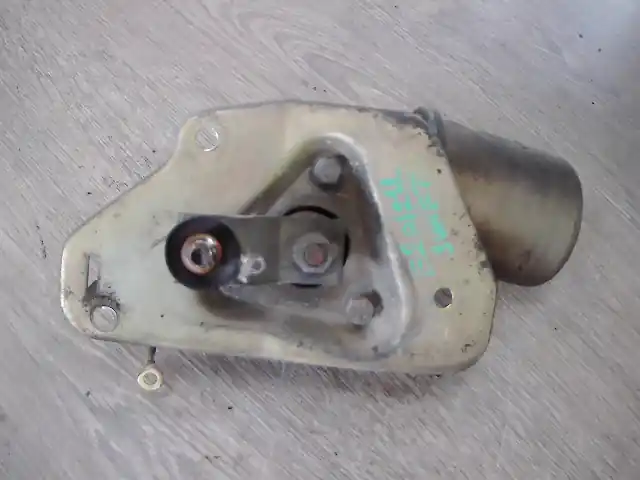 SUZUKI SWIFT 96-05 Ablaktörlő motor első bontott alkatrész Vásárlói kedvenc