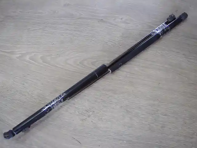 Árengedmény FORD MONDEO 01-07 Csomagtérajtó kitámasztó teleszkóp pozíció független bontott alkatrész