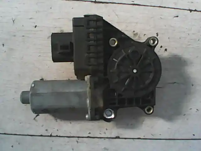 Biztonságos fizetés FORD MONDEO 01-07 Bal első ablakemelő motor bontott alkatrész