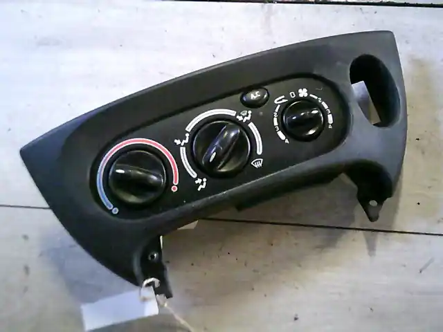 RENAULT MEGANE 99-02 Fűtés vezérlő panel bontott alkatrész Alacsony ár