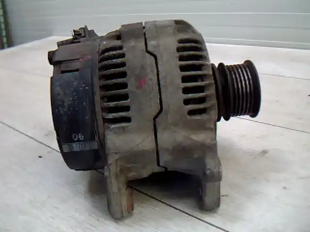 Gyors szállítás FORD MONDEO 93-96 Generátor.benzines bontott alkatrész