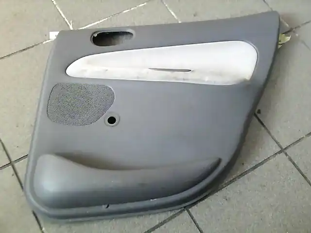 Outlet PEUGEOT 206 Jobb hátsó ajtó kárpit bontott alkatrész