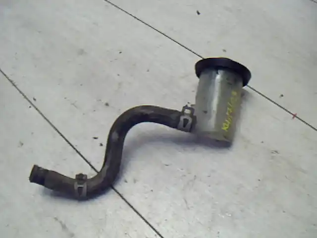 Kedvezmény TOYOTA AVENSIS 01-03 Olajtartály kuplung munkahengerre bontott alkatrész