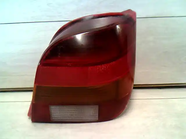 FORD FIESTA 89-95 Jobb hátsó lámpa bontott alkatrész Korlátozott ajánlat