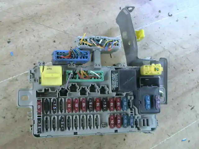 ROVER 414 Biztosítéktábla bcm bsi bsm sam gem modul utastér bontott alkatrész Ne maradj le