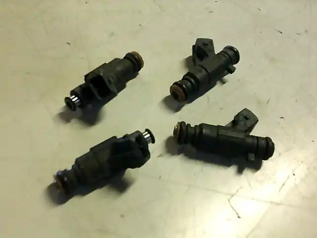 OPEL CORSA C 00-06 Injektor befecskendező hengerenkénti bontott alkatrész Biztonságos fizetés