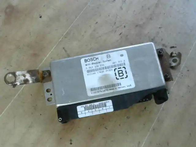 Biztonságos vásárlás NISSAN PRIMERA P11 96.10-99.09 Abs vezérlő elektronika bontott alkatrész