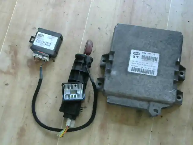 Outlet FIAT BRAVO Motorvezérlő egység ecu pcm modul bontott alkatrész