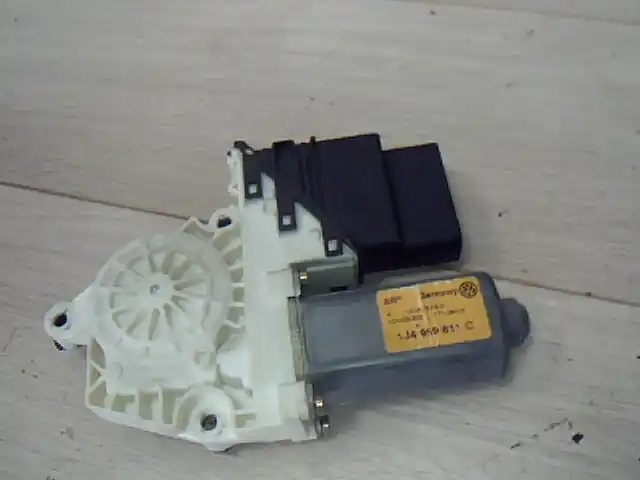 VW GOLF IV. Bal hátsó ablakemelő motor combi bontott alkatrész Olcsóbb