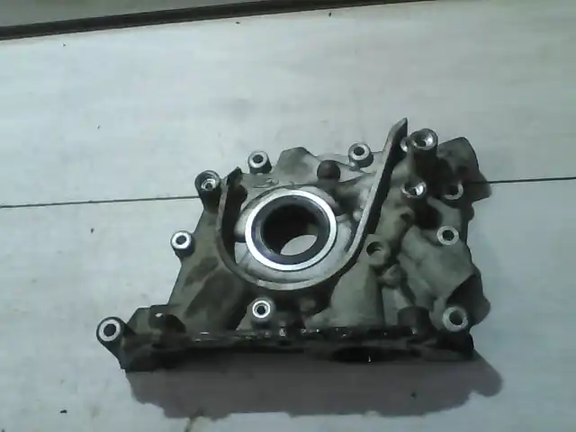 Prémium FORD FOCUS 98-04 Olajszivattyú 1.4 i bontott alkatrész