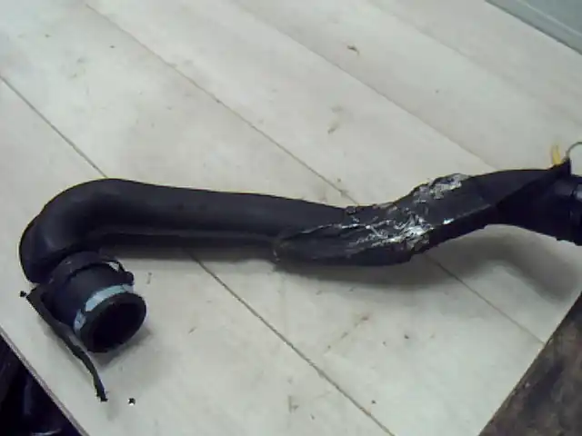 Alacsony ár PEUGEOT 206 Intercooler cső műanyag 2.0hdi bontott alkatrész