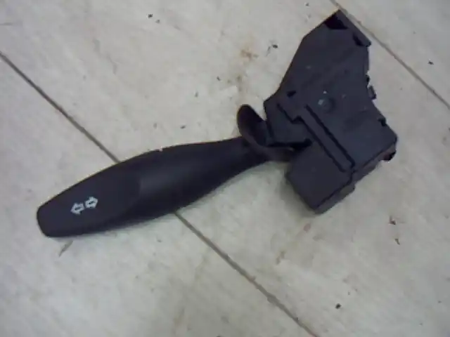 Azonnal elérhető FORD FIESTA 02-05 Kormánykapcsoló bal bontott alkatrész