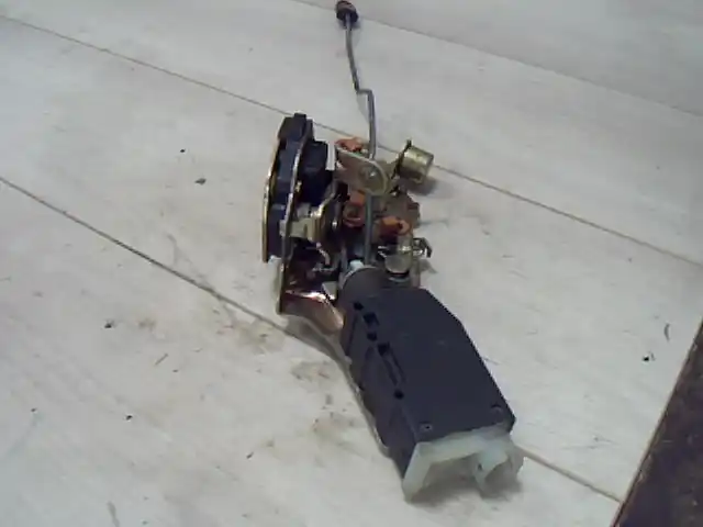 OPEL ASTRA F 91-94 Jobb első ajtó zárszerkezet mechanikus bontott alkatrész Akciós ár