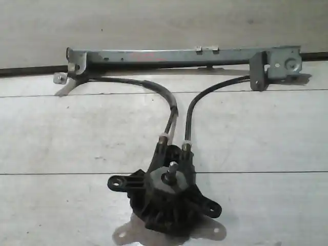 Expressz kézbesítés PEUGEOT 106 91-96 Jobb hátsó ablakemelő szerkezet mechanikus bontott alkatrész