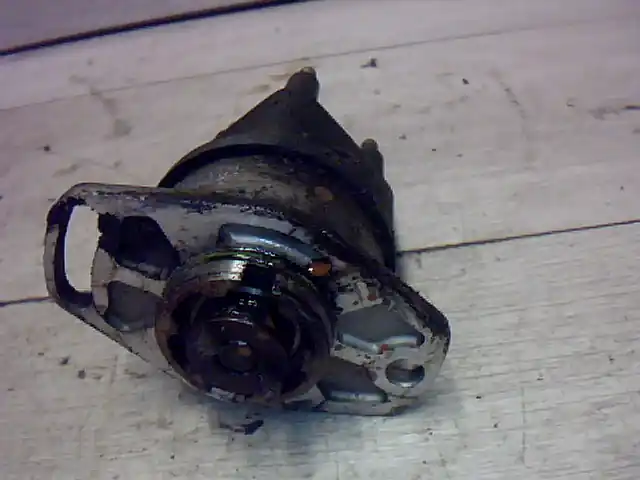 RENAULT CLIO 90-96 Gyújtáselosztó bontott alkatrész Különleges ajánlat