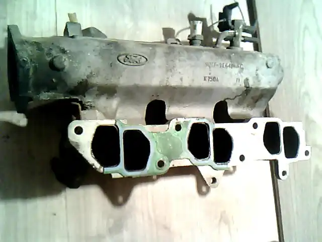 Olcsó FORD EXPLORER 1995-2001 Szívócsonk alu bontott alkatrész