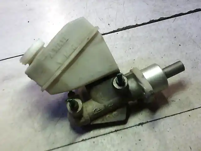 Legnépszerűbb RENAULT CLIO 98-01 Főfékhenger bontott alkatrész