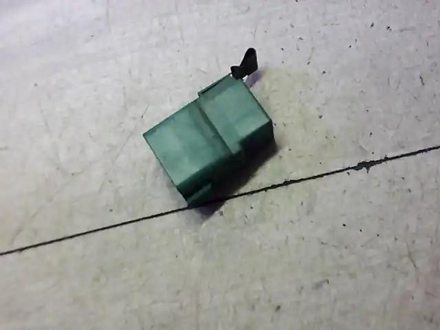Biztonságos vásárlás FORD KA 96-09 Hűtőventilátor relé bontott alkatrész