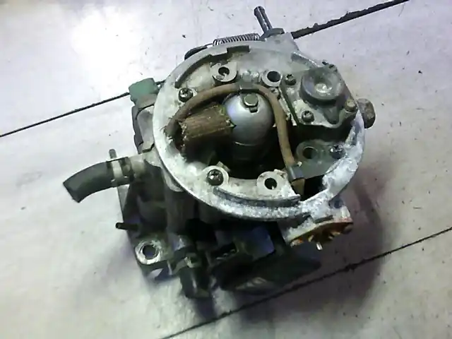 SUZUKI SWIFT 96-05 Központi injektor befecskendező bontott alkatrész Kedvezményes ár