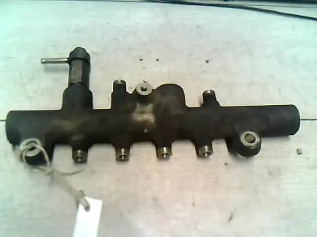 MAZDA 6 02-05 Közösnyomócső common rail cső bontott alkatrész Szuper akció