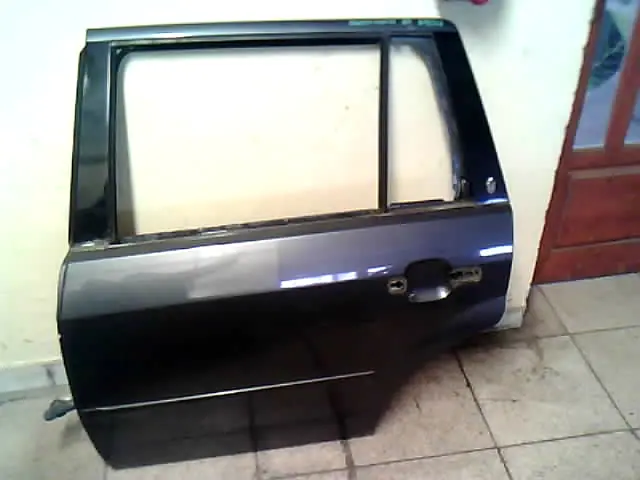 Népszerű FORD MONDEO 01-07 Bal hátsó ajtó. bontott alkatrész
