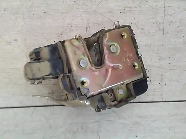 SEAT CORDOBA 93-99 Bal hátsó ajtó zárszerkezet mechanikus bontott alkatrész Korlátozott ajánlat