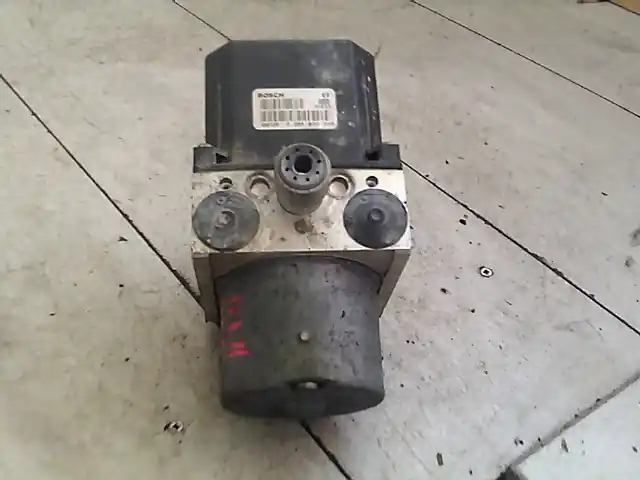 Ne maradj le ALFA ROMEO 147 00.10-04.10 Abs kocka 1.6i bontott alkatrész