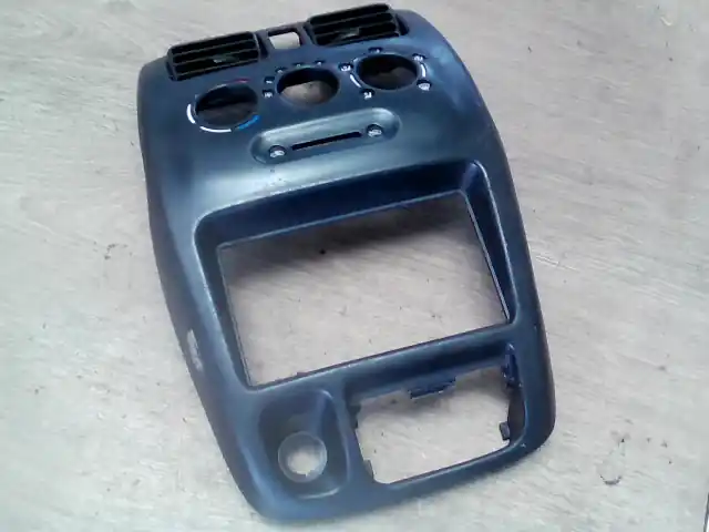 Outlet SUZUKI WagonR+ Középkonzol keret bontott alkatrész