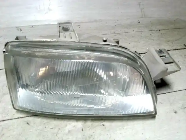 FIAT PUNTO I. Jobb első fényszóró mechanikus állítású bontott alkatrész Nézd meg most