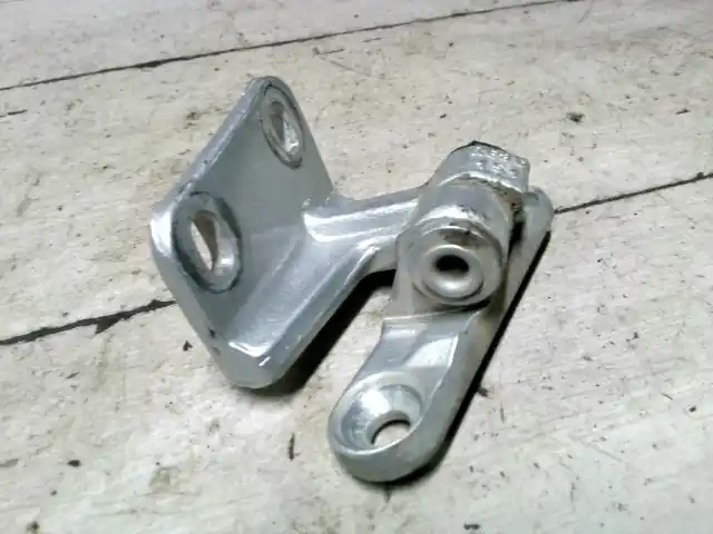 MERCEDES A W169 2004.09.01-2008.05.31 Bal hátsó felső ajtózsanér bontott alkatrész Árcsökkenés