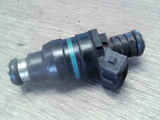 BMW E36 89-00 Injektor befecskendező hengerenkénti 1.6i bontott alkatrész Szezonális akció