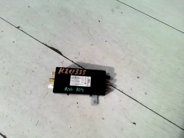 Biztonságos fizetés MERCEDES A W169 2004.09.01-2008.05.31 Antenna erősítő bontott alkatrész