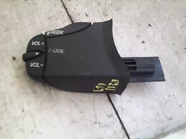 Biztonságos vásárlás FORD MONDEO 01-07 Rádió kapcsoló bontott alkatrész