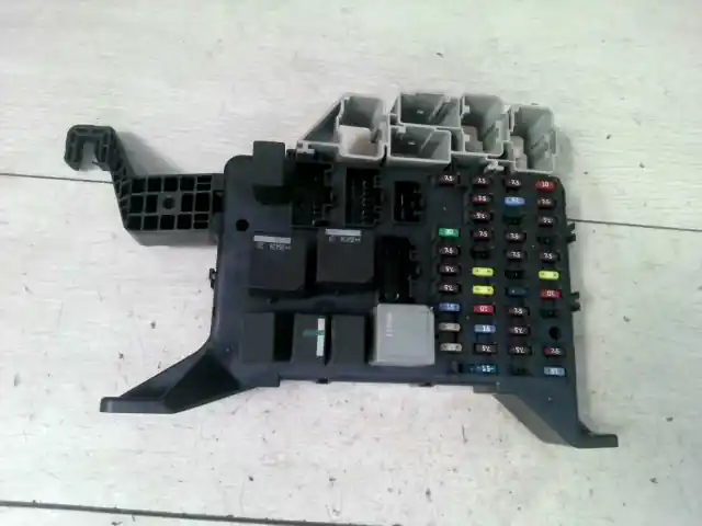 FORD MONDEO 01-07 Biztosítéktábla bcm bsi bsm sam gem modul utastér 2.0tdci bontott alkatrész Olcsóbb
