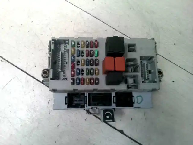 FIAT PUNTO II. Biztosítéktábla bcm bsi bsm sam gem modul utastér 1.9jtd bontott alkatrész Alacsony ár