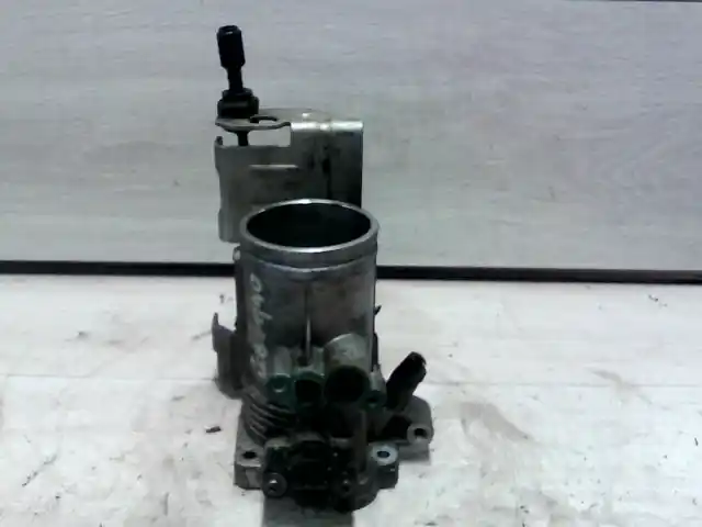 BMW E36 89-00 Fojtószelep mechanikus 1.6i bontott alkatrész Korlátozott ajánlat