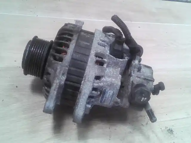 Ne maradj le KIA Sorento 2002.08 - 2009.08 Generátor 2.5crdi bontott alkatrész