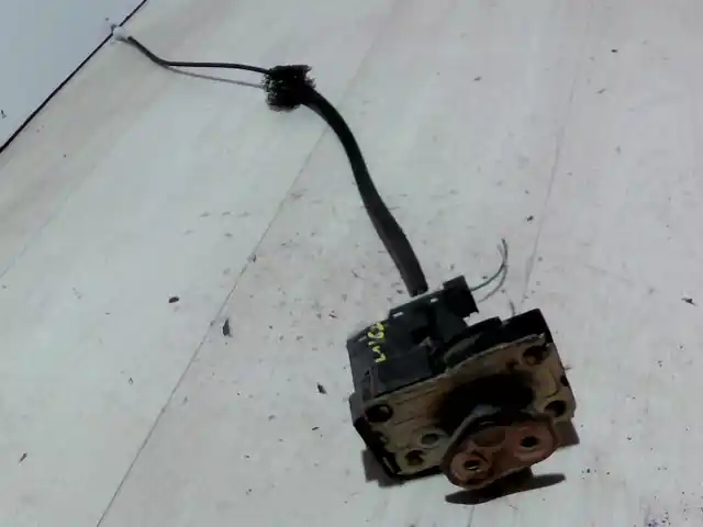 Outlet RENAULT CLIO 01-06 Jobb első ajtó zárszerkezet központizáras bontott alkatrész