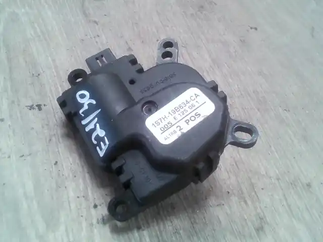 Vedd meg most FORD FIESTA 05-08 Fűtésszabályzó zsalu állító motor bontott alkatrész