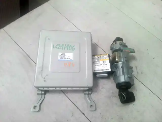 Outlet MAZDA MPV 99-05 Motorvezérlő egység ecu pcm modul +immo+ gyújtáskapcsoló kulccsal bontott alkatrész